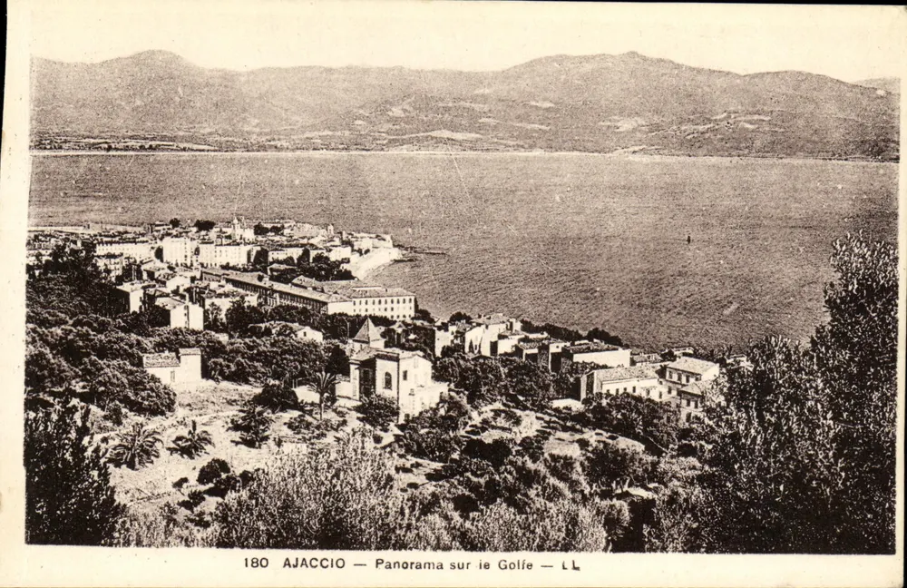 Ajaccio — Panorama sobre o Golfo — LL - Frente