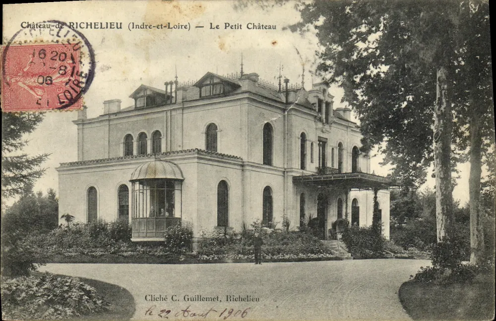 Richelieu (Indre-et-Loire) — Le Petit Château — Cliché C. Guillemet, Richelieu - Frente