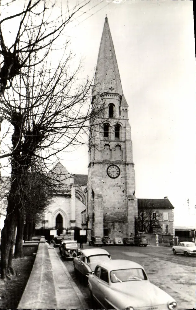 Auxerre (Yonne) — Abadia Saint-Germain com sua Torre Romana do Século XI — Edição Mage-Darenne - Frente
