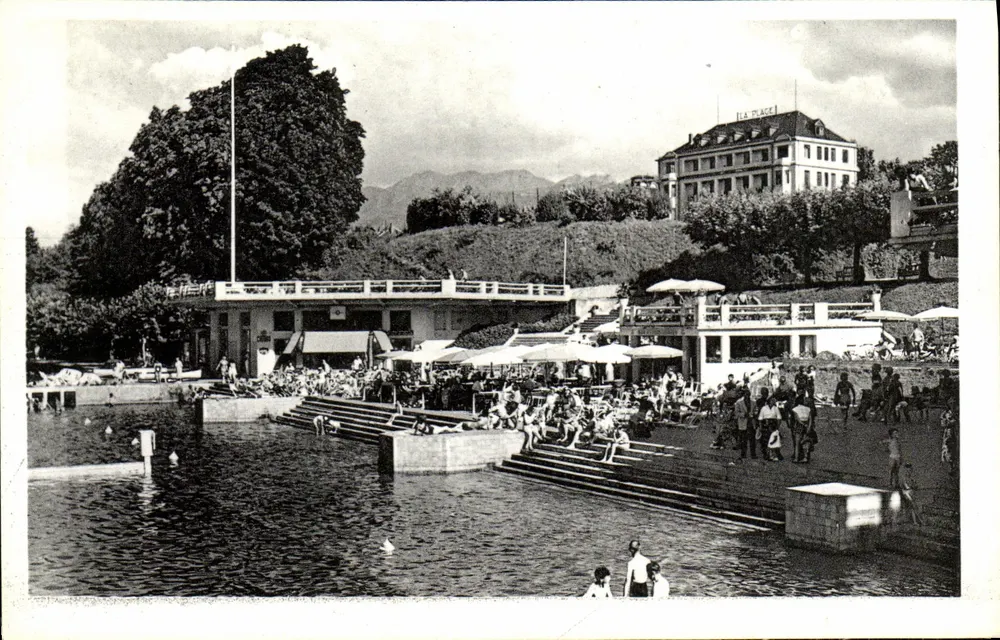 Évian-les-Bains — A Praia — Editor: C.° Den Arts Photomécanique - Frente