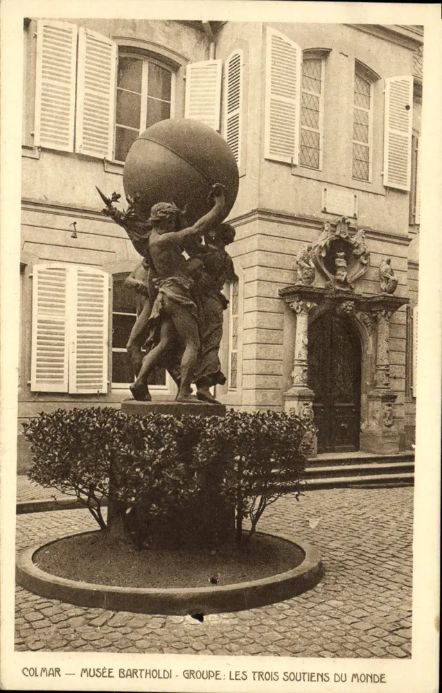 Colmar — Musée Bartholdi — Gruppe: Les Trois Soutiens du Monde - Vorderseite