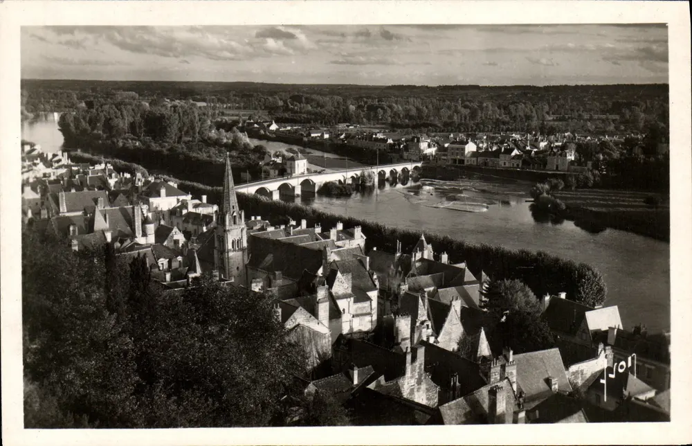 Chinon (Indre-et-Loire) — Allgemeiner Blick auf die Stadt und die Vienne — Éditions d'Art Yvon, Paris - Vorderseite