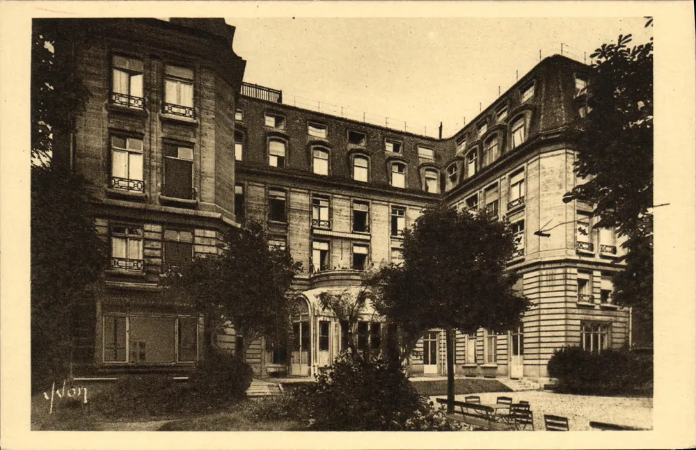 Cercle Concordia — Fassade über den Garten — Les Éditions d'An VVON, Paris - Vorderseite