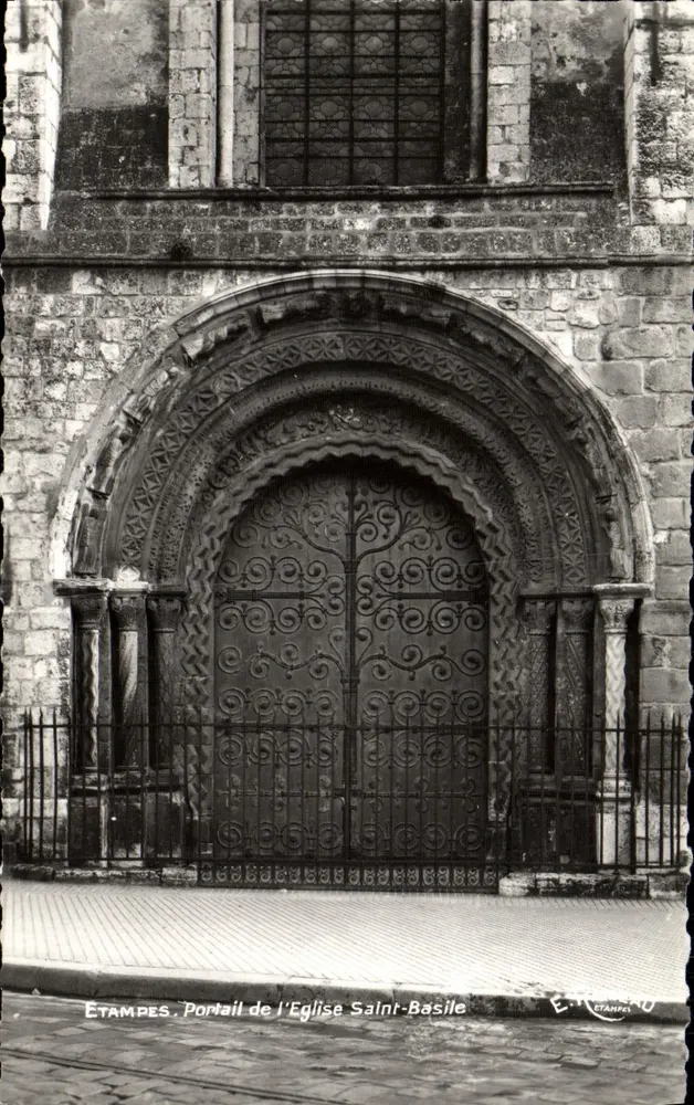 Etampes. Portal da Igreja de São Basílio — Edição de Arte Etampes - Frente