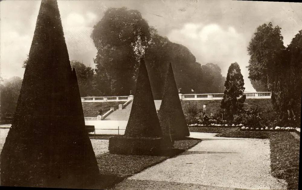 Jardim de Saint-Cloud — Vista das avenidas e das topiarias — Editor: Lévy e Véritiers, n° 18 - Frente