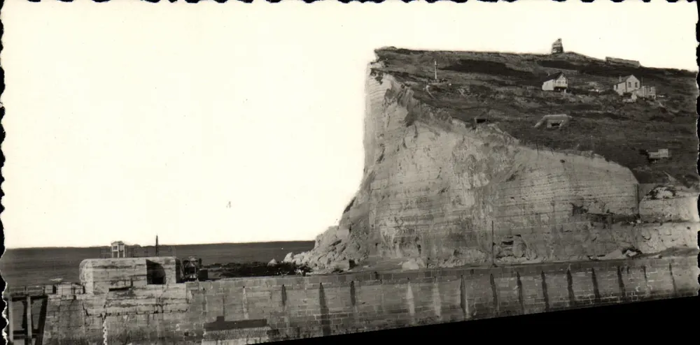 Fécamp (S.-Inf.) — Die Klippen am Hafenmund — Ed. GALF, Paris - Vorderseite