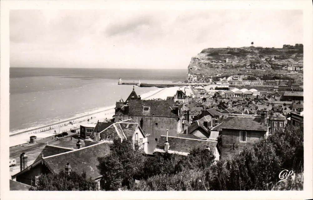Fécamp — Allgemeiner Blick zur Küste der Jungfrau und zum Leuchtturm — C.A.P. Paris - Vorderseite