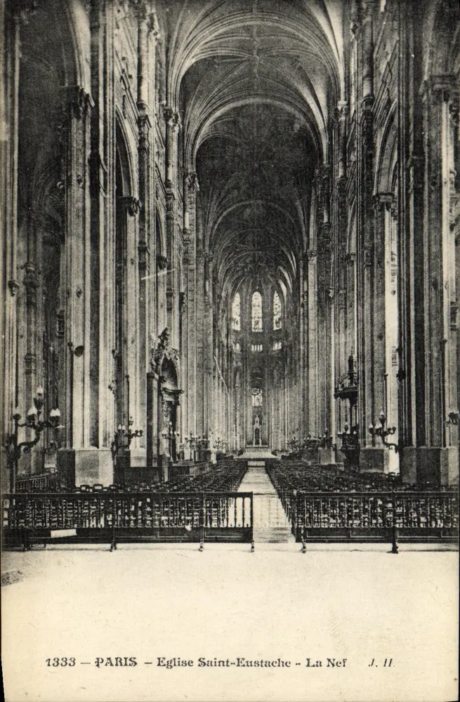 Paris — Igreja de São Eustáquio — A Nave — J. II. - Frente