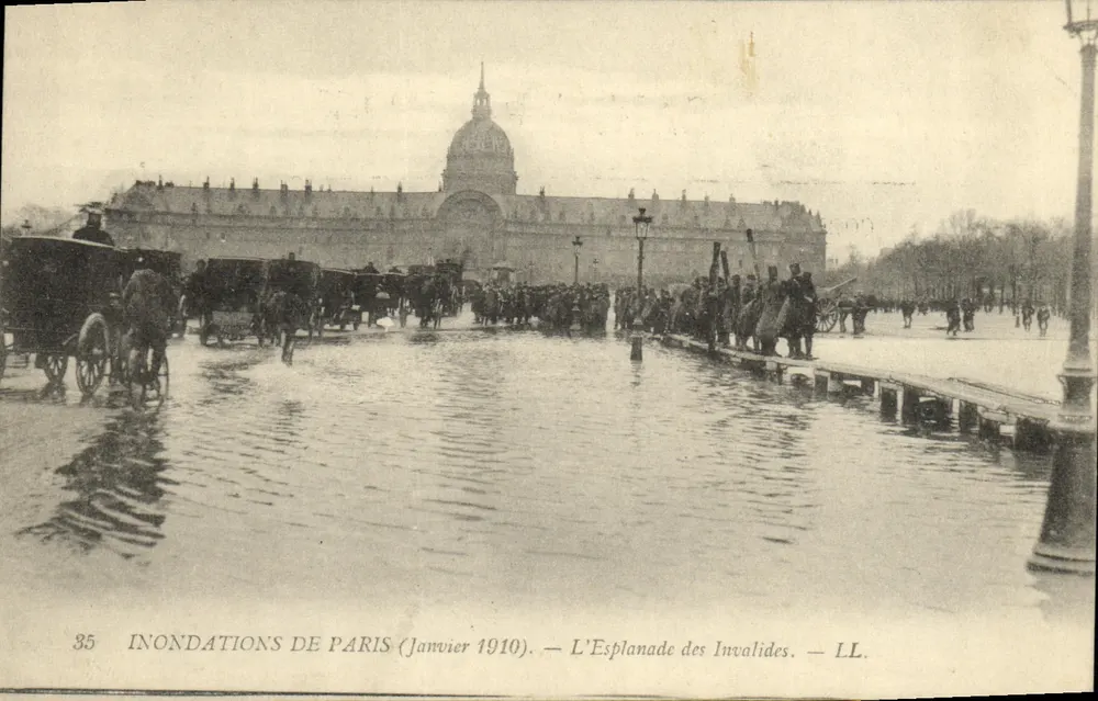 Inundações de Paris (Janeiro 1910) — L'Esplanade des Invalides — LL. - Frente