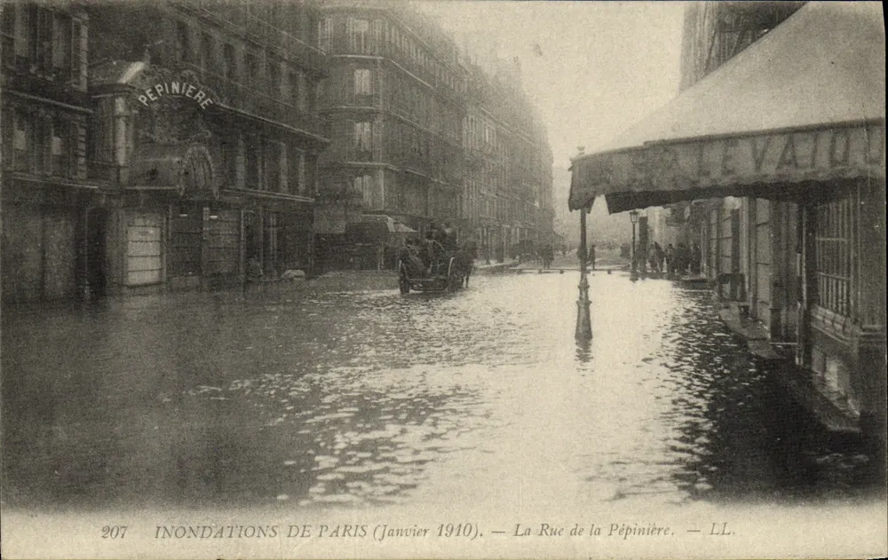 Überschwemmungen in Paris (Januar 1910) — La Rue de la Pépinière — LL. — Nr. 207 - Vorderseite