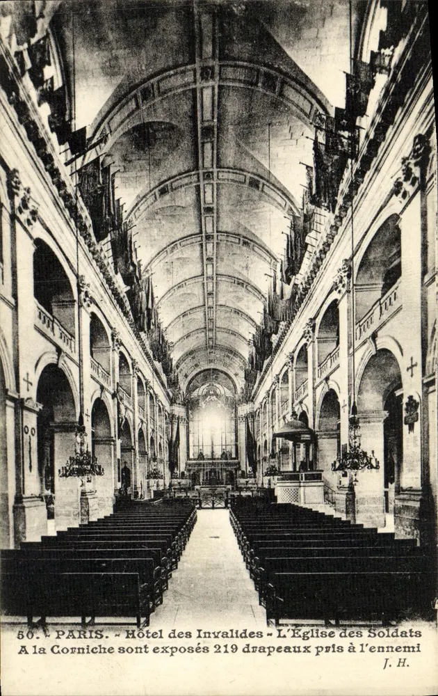 Hôtel des Invalides - Die Kirche der Soldaten - 219 gefangene Feindfahnen zur Schau gestellt an der Kante - Vorderseite