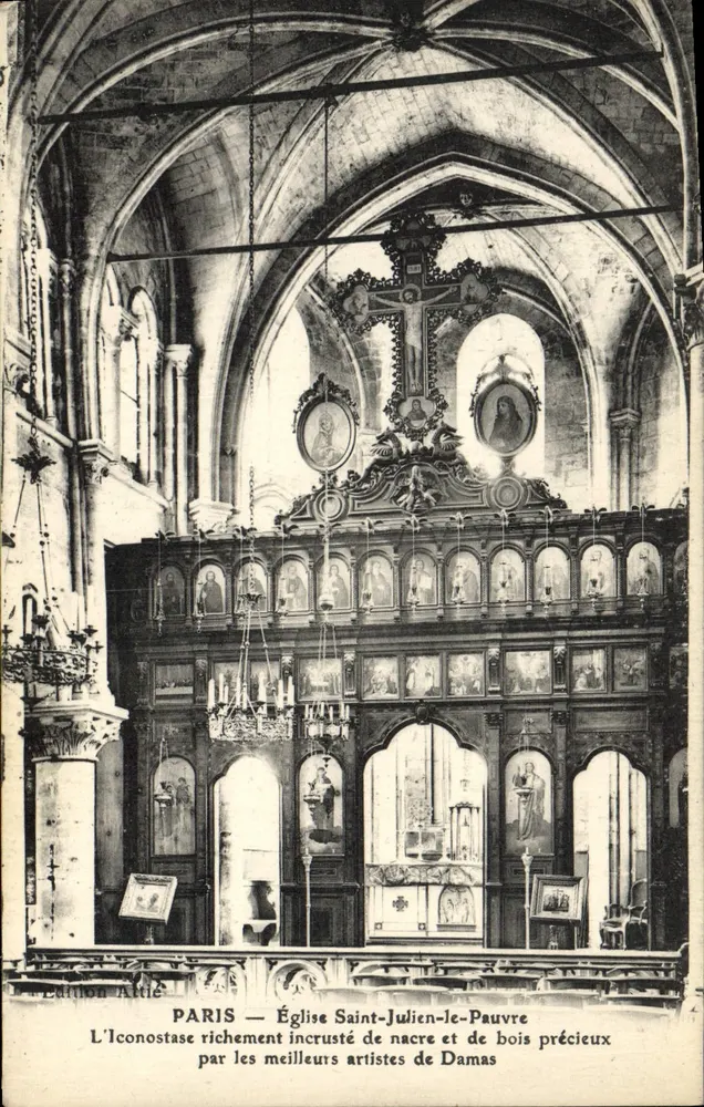 Paris — Église Saint-Julien-le-Pauvre — Reich verziertes Ikonostase aus Perlmutt und wertvollem Holz von den besten Künstlern aus Damaskus - Vorderseite