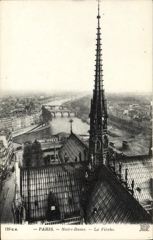 Paris — Notre-Dame — A Flecha — JND Fot. - Frente