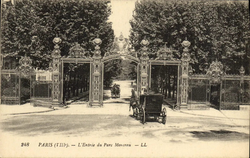 Paris (Cidade) — A Entrada do Parc Monceau — LL - Frente