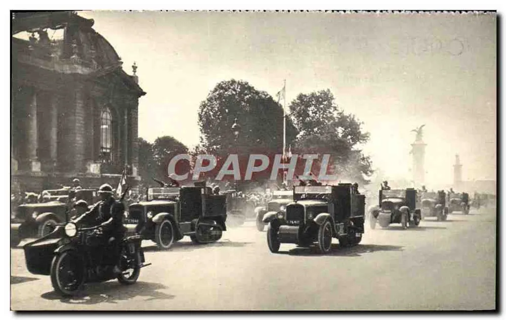 Parade der getragenen Drachen — 14. Juli — Georges Lang, Verlag - Paris - Vorderseite