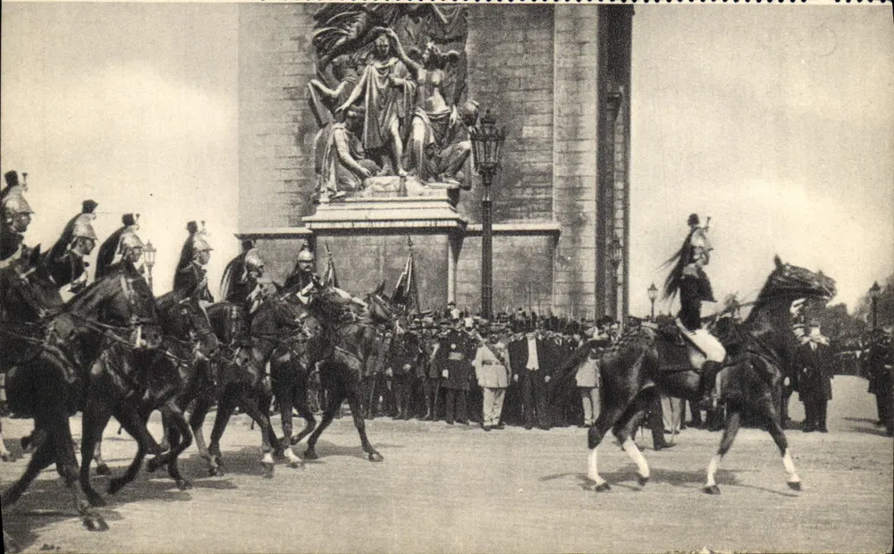 Cerimônia militar — Guarda Republicana — Georges Ling, Paris - Frente
