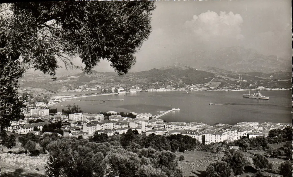 Ajaccio — Vista geral da baía — Edições « Wilco » - Frente