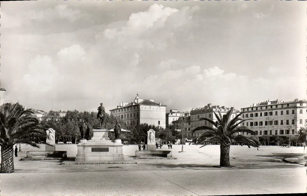 Place Général de Gaulle — Ajaccio (Córsega) — Edições Fanny - Frente