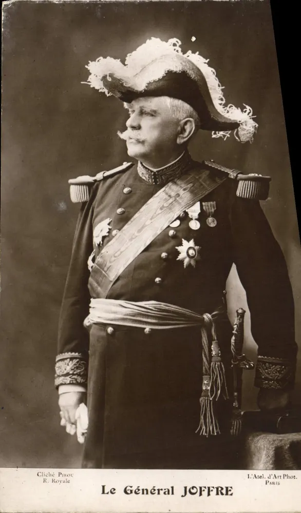 O Geral Joffre — retrato em uniforme — L'Atelier d'Art Phot. Paris - Frente