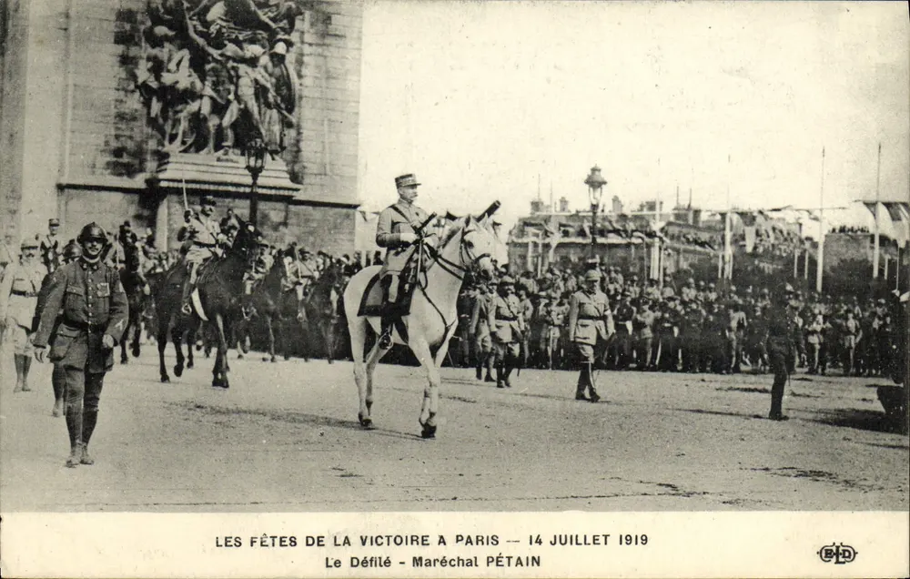 Die Siegesfeierlichkeiten in Paris — 14. Juli 1919 — Parade des Marschalls Pétain - Vorderseite