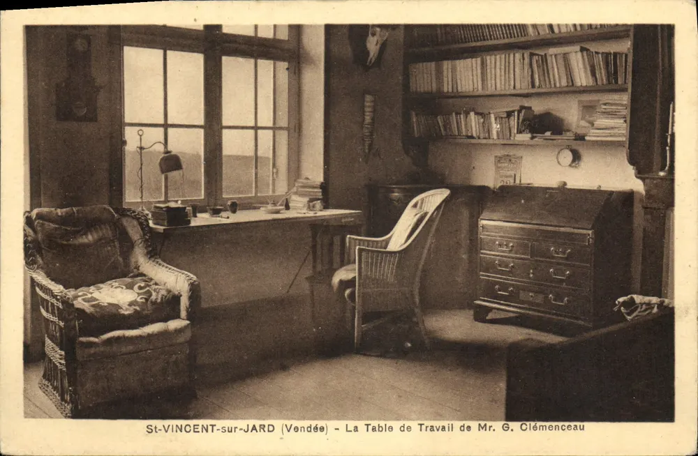 St-VINCENT-sur-JARD (Vendée) — Arbeitstisch von Herrn G. Clémenceau — Cliché Sibard - Vorderseite