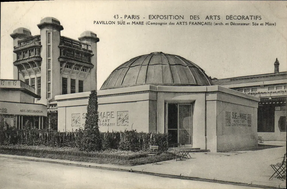 Paris - Exposition des Arts Décoratifs - Pavillon Sûe et Mare (Compagnie des Arts Français) - Architekten Sûe und Mare - Vorderseite