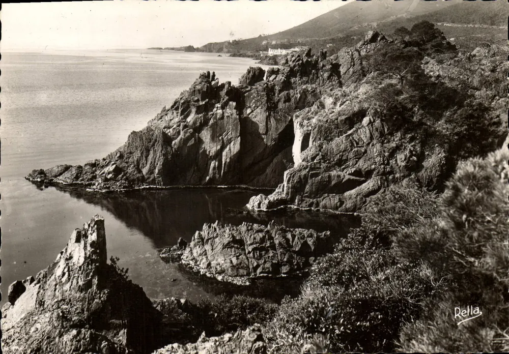A Corniche d'Or — Rochers do Trayas — Edições Rella, Nice - Frente