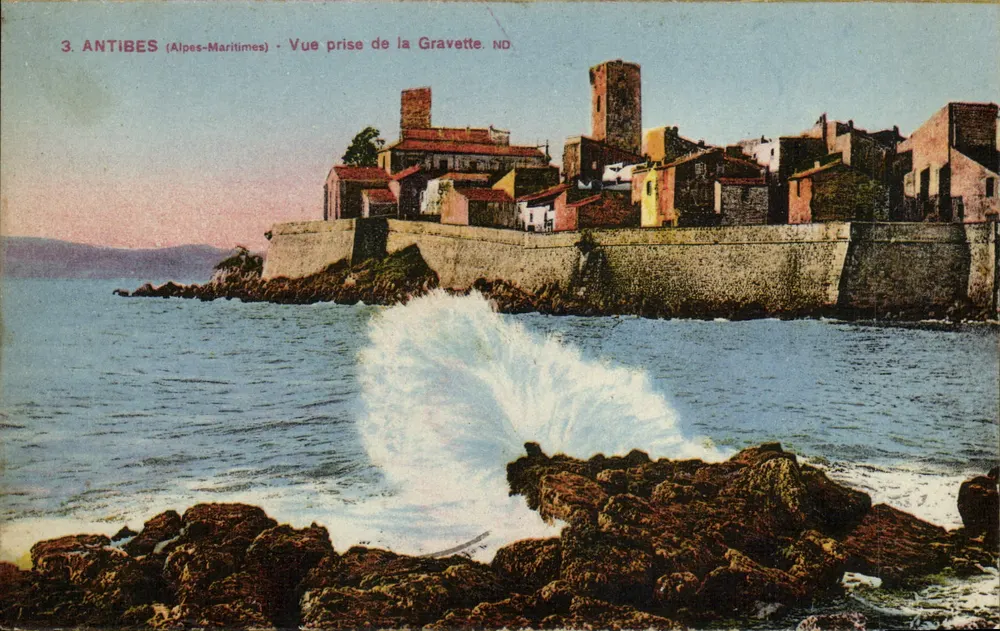 Antibes (Alpes-Maritimes) — Vista tirada da Gravette — ND - Frente