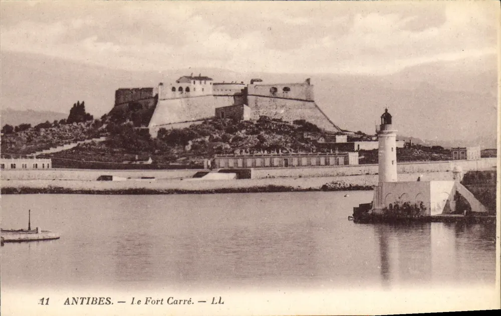 Antibes — O Forte Carré — LL - Frente