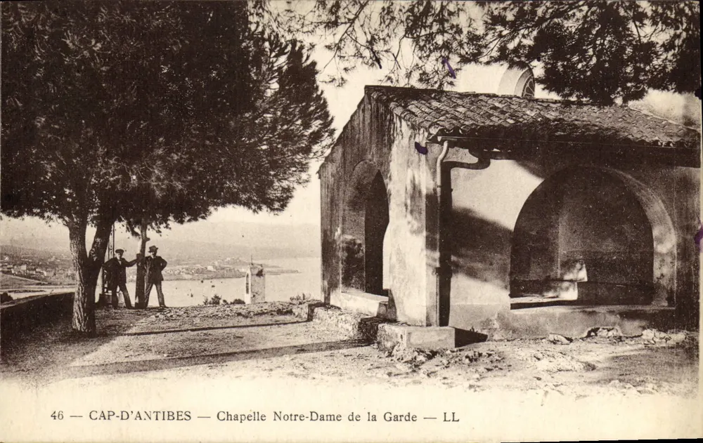 Cap-d'Antibes — Capela Nossa Senhora da Guarda — LL - Frente
