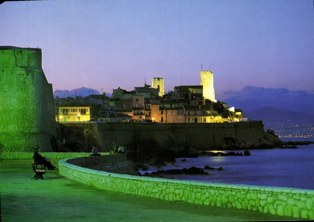 Antibes (Alpes-Maritimes) — Auf den Mauern, kurz vor der Nacht — ELBE Éditions, N° 06624 - Vorderseite