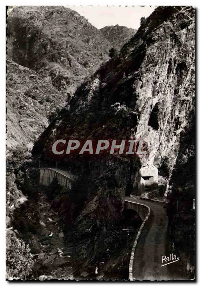 Gorges du Touët-sur-Var — windungsreiche Straße zwischen Klippen — Éditions Rella - Vorderseite