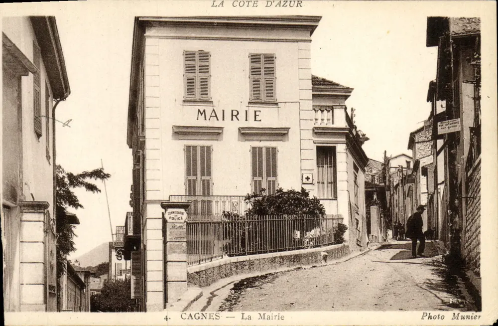 Cagnes-sur-Mer — La Mairie — Photo Munier - Frente