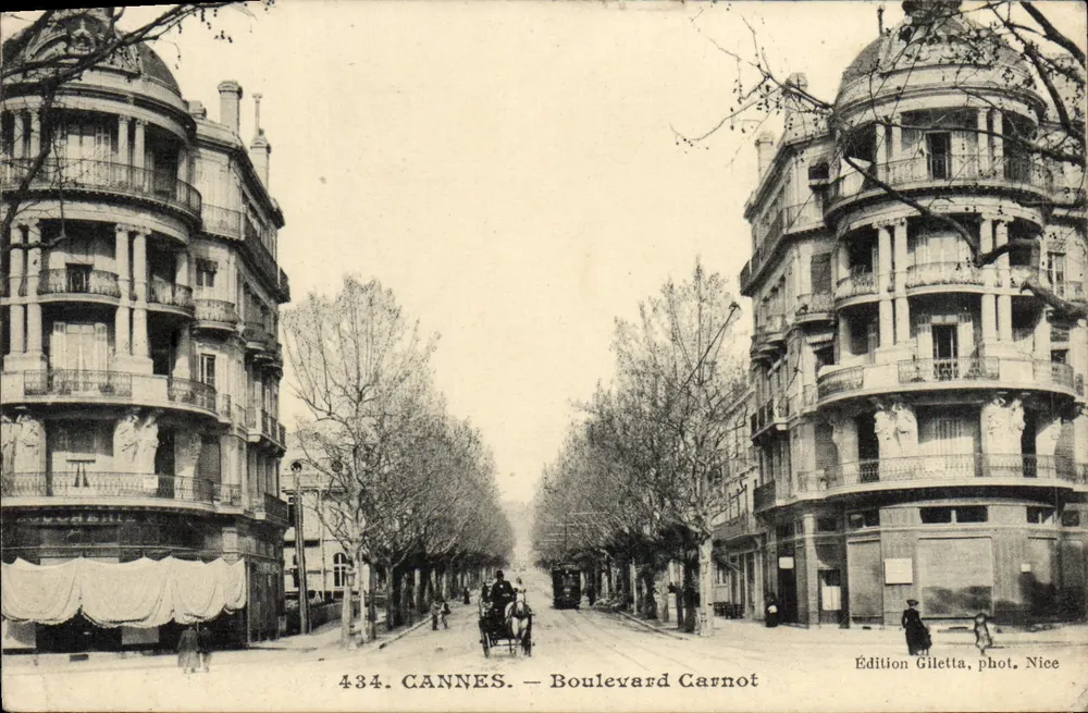 CANNES — Boulevard Carnot — Édition Gilletta, phot. Niece - Frente