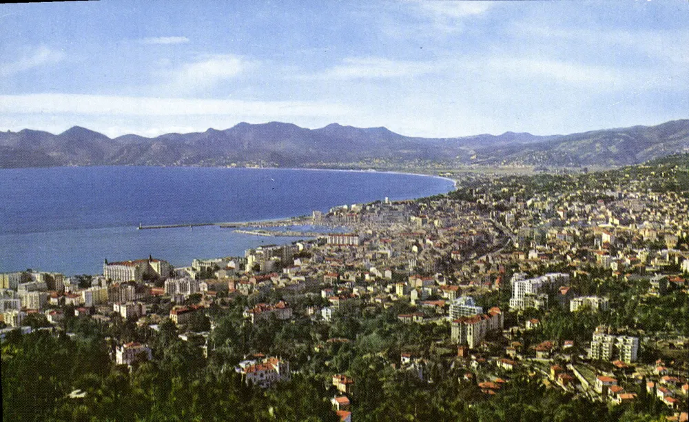 Cannes — Allgemeiner Blick vom California aus — Montluet Art Editions, Nice - Vorderseite