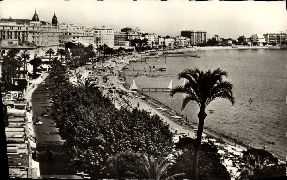 Cannes — Die Großen Hotels, die Croisette und der Strand — Edition Mycca - Vorderseite