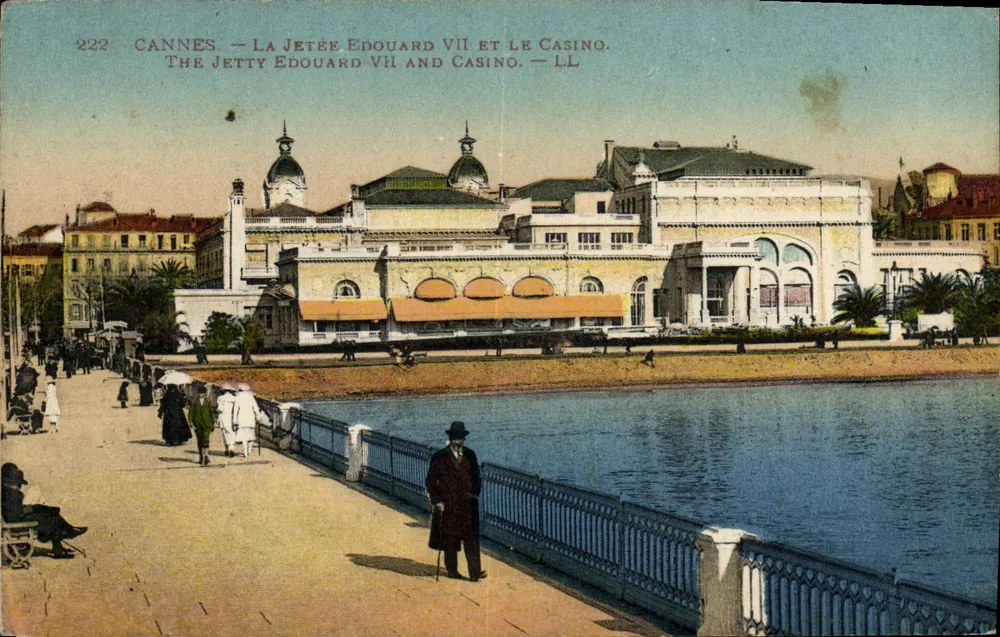 CANNES — LA JETÉE ÉDOUARD VII ET LE CASINO — L.L. — Nr. 222 - Vorderseite
