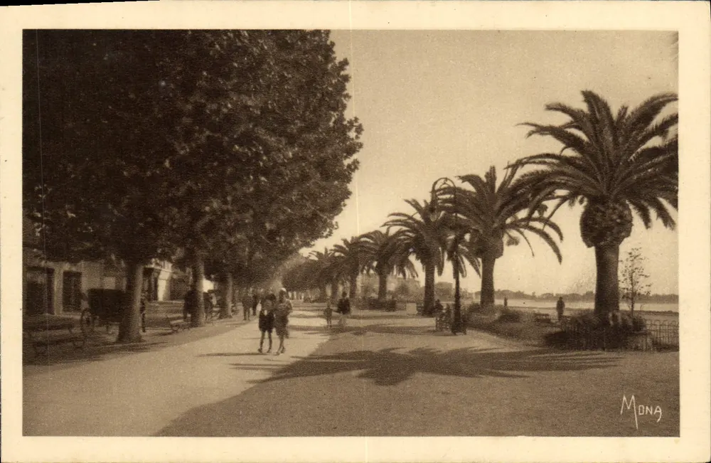 Cannes — A Promenade de la Croisette perto do Casino — Éditions art MOYA, SE. 502 - Frente