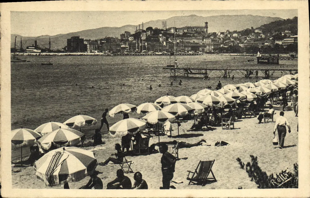 Cannes — A Praia e o Suquet — Reïla - Frente
