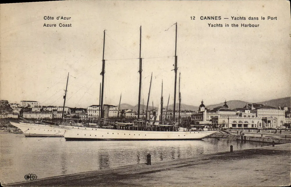Cannes — Yates no Porto - Frente