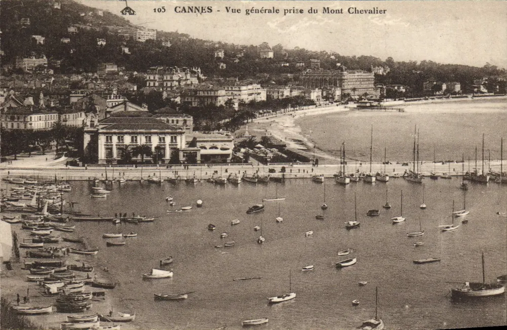 CANNES - Vue générale prise du Mont Chevalier — série 105 - Recto