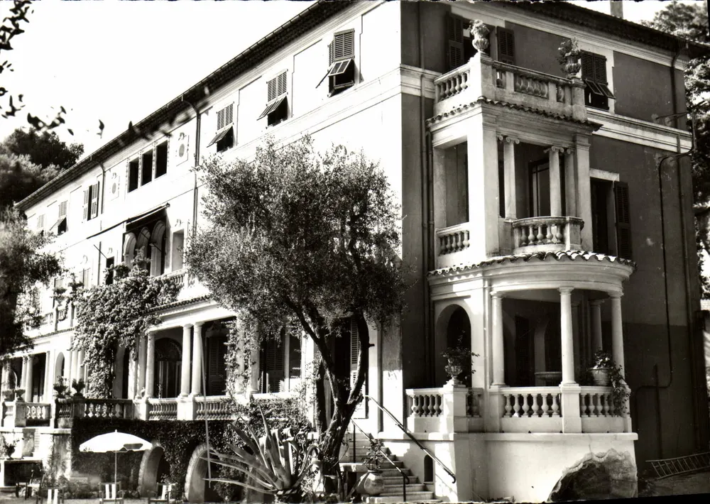 Villa Cannat (A.-M.) — Dolce Forniente — Unterkunft für die schwersten Kriegsinvaliden — Fassade zum Meer - Vorderseite