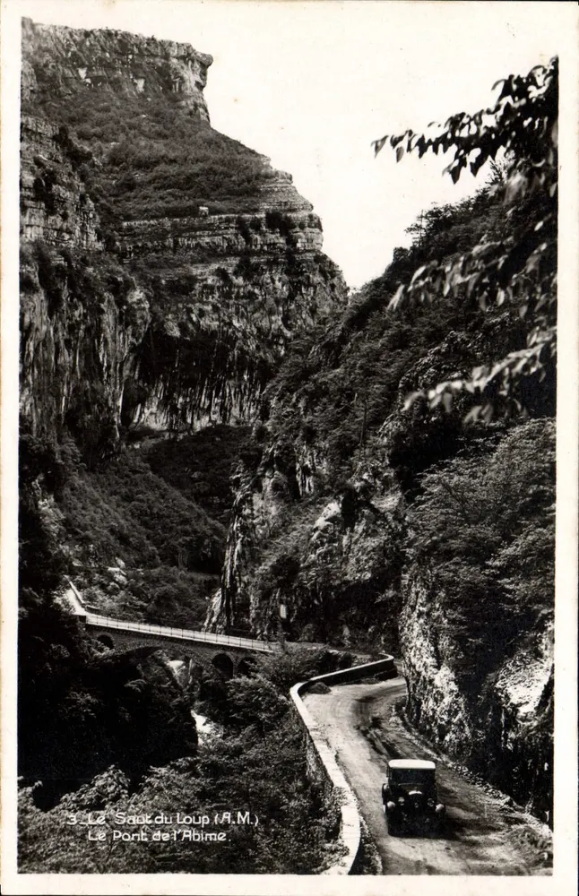 O Saut du Loup (A.M.) — O Ponte de l'Abîme — Edição F. Almayrac - Frente