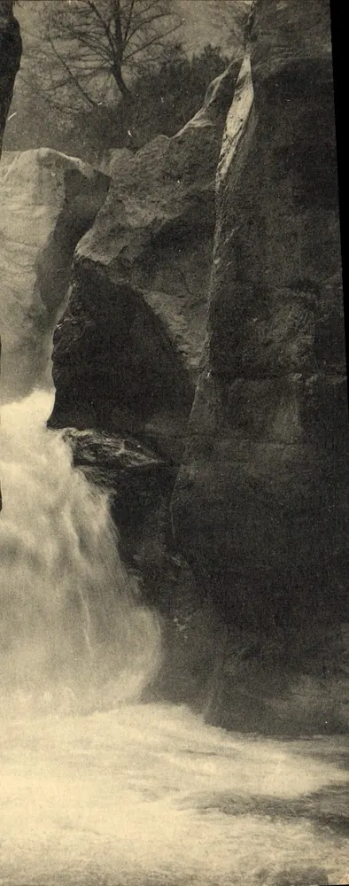O Salto do Lobo (A.M.) — cachoeira entre rochedos — Édit. E. Imayrac - Frente