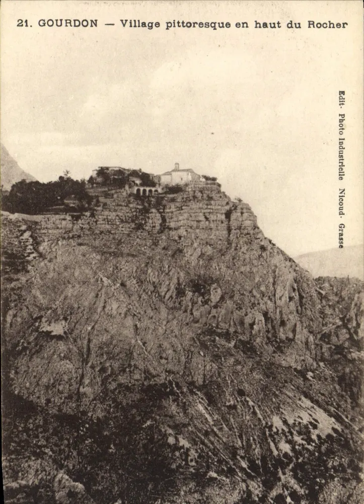 Gourdon — pittoreskes Dorf oben auf dem Felsen — Edit. Photo Industrielle Nicoud - Grasse - Vorderseite