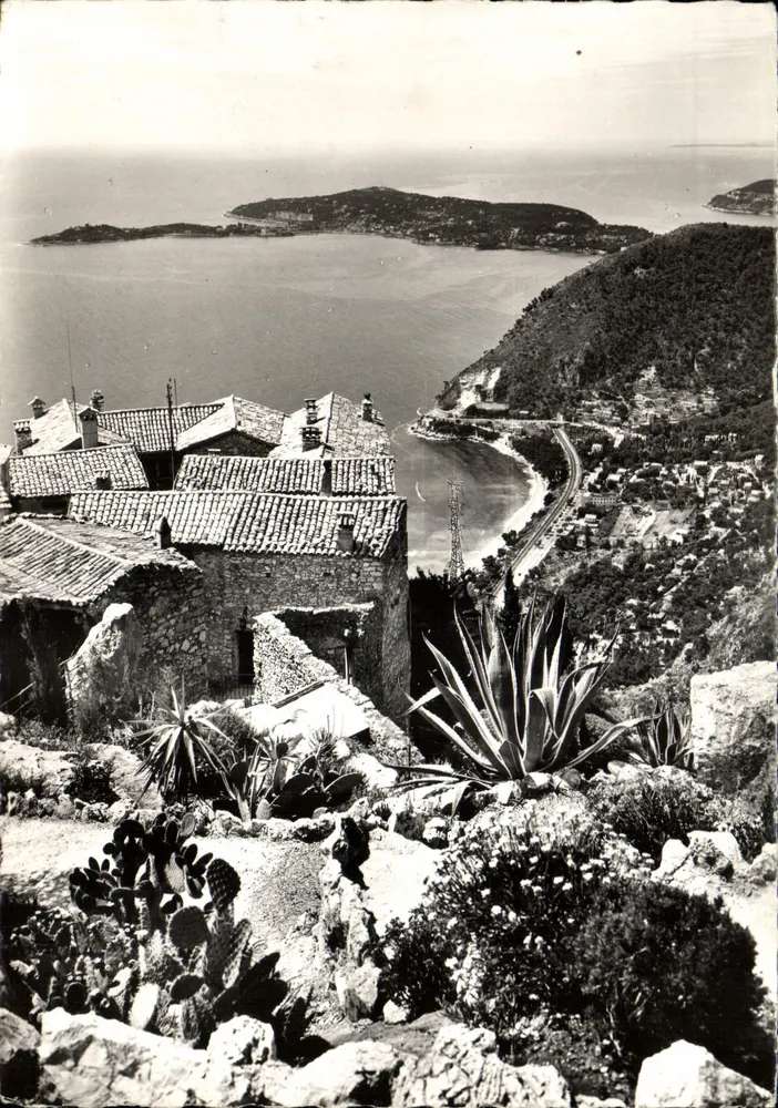 Eze-sur-Mer — Blick auf Eze-Village und Cap Ferrat vom exotischen Garten aus — Editions S.E.P.T. - NICE - Vorderseite