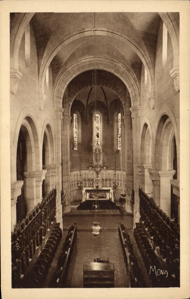 Ile Saint-Honorat — Innenansicht der Abteikirche — Éditions d'art MONA, Paris - Vorderseite