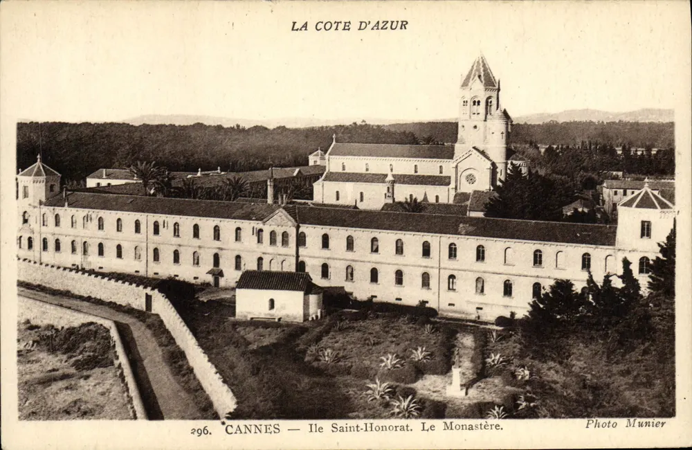 Cannes — Ilha Saint-Honorat. O Mosteiro — Foto Munier, n°296 - Frente