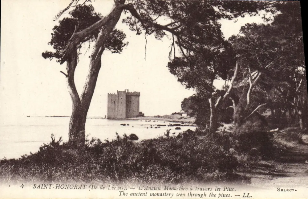 Saint-Honorat (Ile de Lérins) — L'Ancien Monastère à travers les Pins — Selecta - Recto