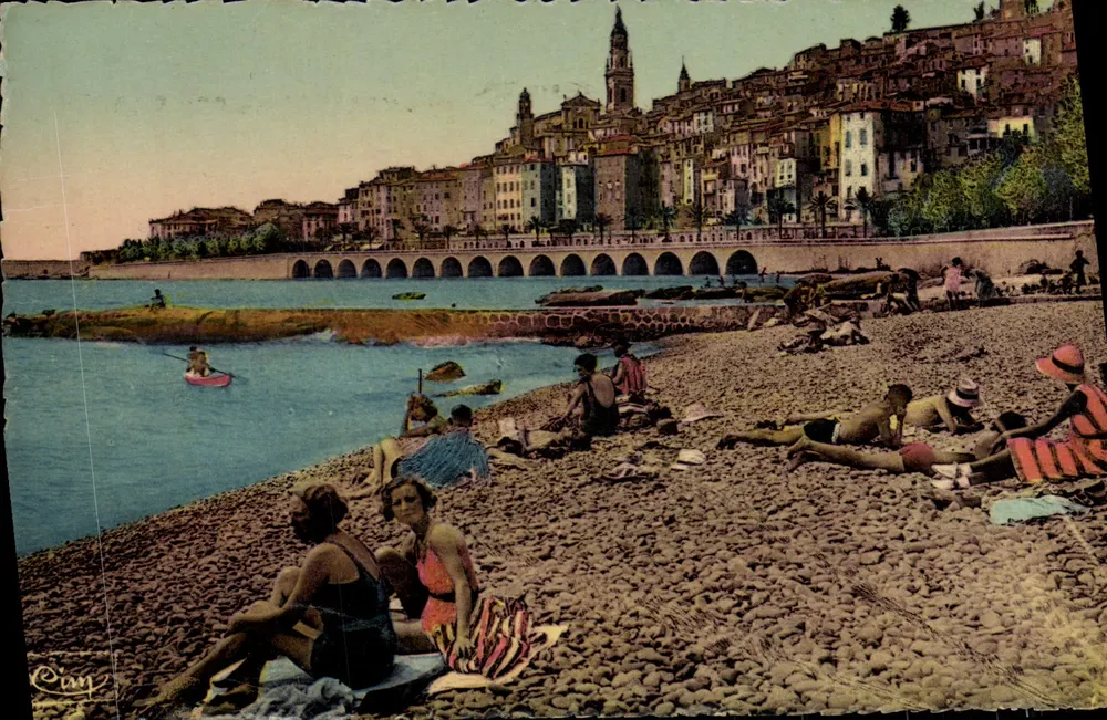 Menton — Na Praia — editor Cay - Frente